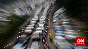 Truk Terguling, Arus Lalin Cawang-Pancoran Jakarta Macet Parah