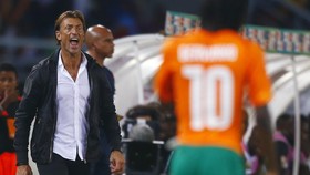 Mahalnya Senyum Pelatih Timnas Pantai Gading