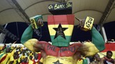 Potret Kerusuhan di Semifinal Piala Afrika Laga semifinal Piala Afrika antara tuan rumah Guinea Khatulistiwa dan Ghana harus dibubarkan enam menit sebelum waktunya karena terjadi kerusuhan.