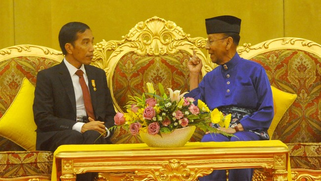 Ahli komunikasi politik dari Universitas Indonesia, Effendi Gazali menganggap keputusan Jokowi untuk menunda pengumuman bisa jadi tepat.
