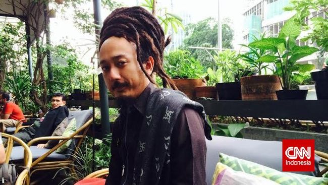 "Saya harus meluruskan persepsi terkait reggae, dan salah satu tanggung jawab saya adalah dengan berkarya," kata sang duta reggae Indonesia.