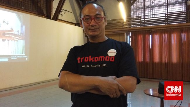 Makhluk hibrida Trojan-Komodo, atau disebut dengan Trokomod itu serupa dengan kendaraan amfibi.