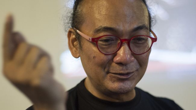 Karya Heri Dono bertajuk Voyage itu akan mewakili Indonesia untuk dipamerkan di ajang seni rupa bergengsi dunia, La Biennale Venesia ke-56.