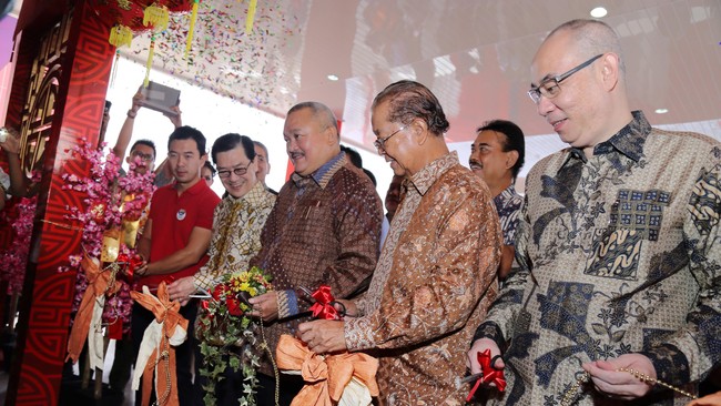 Perseroan akan melepas 1,15 miliar saham baru dengan harga yang ditawarkan Rp425 per saham guna memndanai ekspansi bisnis ritelnya, Mitra10.