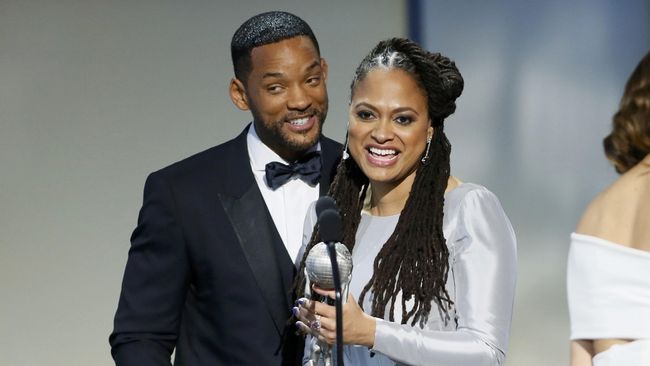 Tarantino seakan salah ucap, karena ia mengatakan kalau film Selma seharusnya mendapat penghargaan Emmy Award.