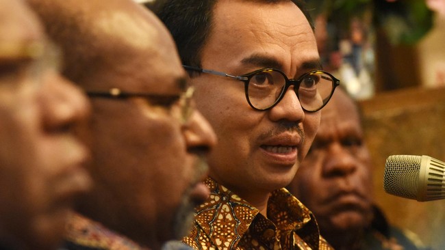 Kementerian ESDM akan kembali menawarkan satu proyek fasilitas pengolahan dan pemurnian konsentrat (smelter) tembaga dalam waktu dekat.