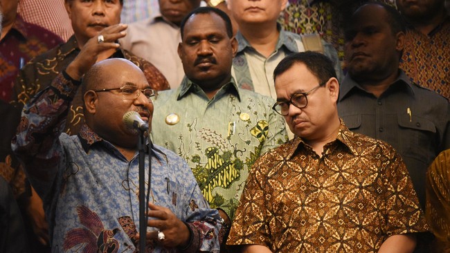 Pemerintah Provinsi Papua tengah berupaya mengambil alih 10,64 persen saham PT Freeport Indonesia (PFI) secara gratis.