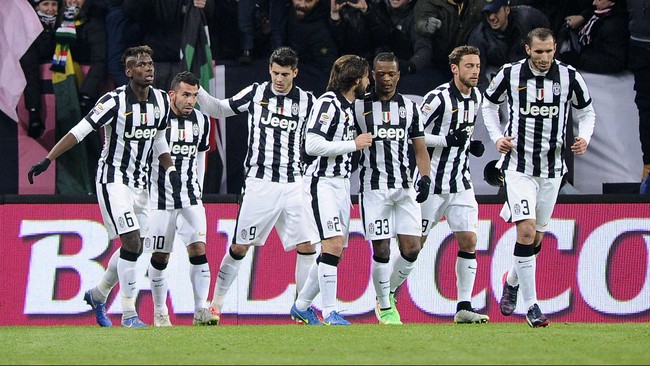 Juventus menunjukkan dominasi mereka atas AC Milan dan sementara unggul 2-1 ketika babak pertama berakhir.