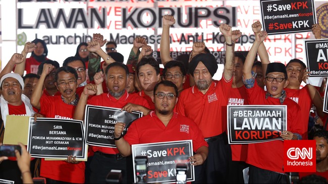 "Pada umumnya mereka 'kan anggota kepolisian, seharusnya tahu bagaimana mengatasi ancaman seperti itu," ujar komisioner Kompolnas, M. Nasser.