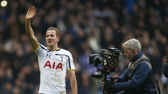 Melihat gaya bermain Harry Kane membuat mantan gelandang Newcastle United, Robert Lee teringat akan sosok rekan setimnya, Alan Shearer.