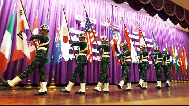 AS tetap menggelar latihan militer dengan Thailand kendati masih menerapkan sanksi atas kudeta terhadap Yingluck Shinawatra tahun lalu.