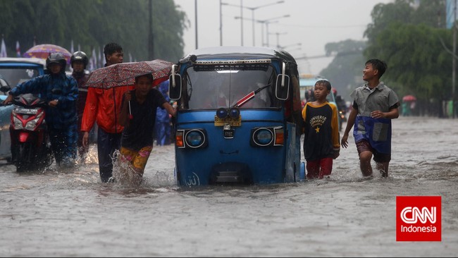 Rob, banjir akibat air laut yang menggenangi daratan, dapat terjadi dan menambah buruk banjir jika intensitas hujan tinggi. Pasang diprediksi 10-13 Februari.