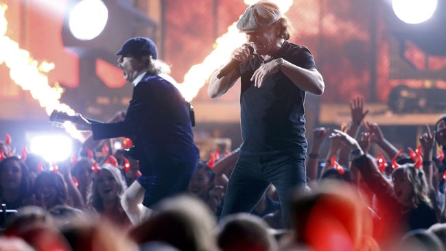 Patung mendiang vokalis band AC/DC, Bon Scott, akan diresmikan dalam Festival Bon Fest yang digelar di Skotlandia pada akhir pekan ini.