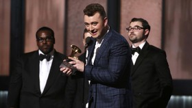 Hampir Samai Adele, Sam Smith Borong Piala