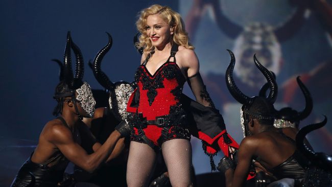 Pengadilan akhirnya memberi izin pada Madonna untuk kembali mengadopsi anak dari Malawi, padahal sebelumnya pengadopsian menimbulkan kontroversi.