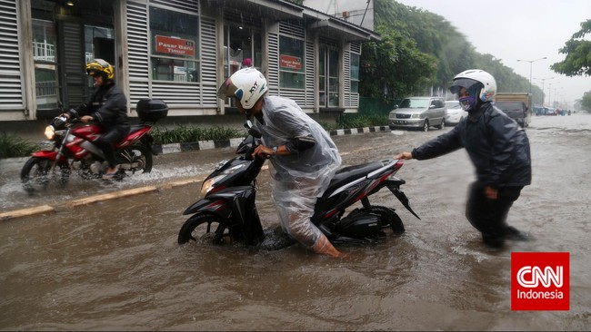 Menurut data pusdalops BPBD DKI Jakarta pengungsi banjir mencapai 5.986 jiwa tersebar di 14 titik pengungsian di Jakarta Barat, Jakarta Utara dan Jakarta Timur.