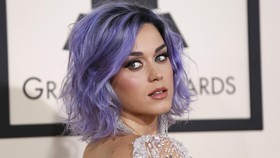 Busana-busana Terbaik Selebriti di Karpet Merah Grammy Awards