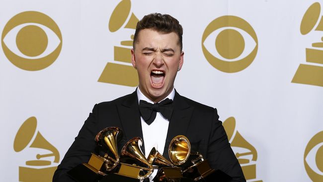 Sejak 1962, film James Bond selalu menyertakan musisi dunia untuk menggarap lagu tema. Apakah Sam Smith masuk ke dalam daftarnya?