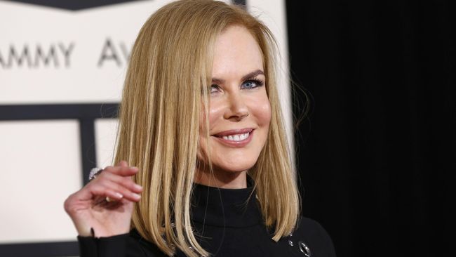 Jadi model iklan maskapai penerbangan, Nicole Kidman dikritik karena dia juga tercatat sebagai aktivis hak-hak wanita di Persatuan Bangsa-Bangsa (PBB).