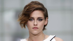 Kristen Stewart Serang Balik 'Obsesi' Donald Trump