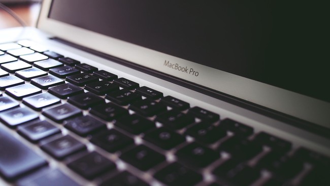 Federal Aviation Administration melarang beberapa model laptop MacBook Pro milik Apple pada penerbangan.