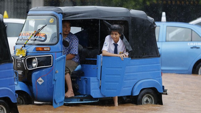 Pemprov DKI Jakarta menyusun roadmap soal penanganan banjir Jakarta untuk periode 2015-2035. Paling tidak perlu 20 tahun menuju Jakarta bebas banjir.