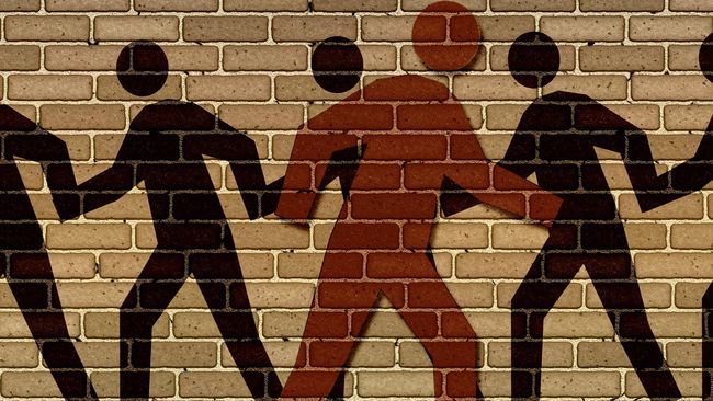 'Aturan ada untuk dilanggar' istilah ini seolah mengakar dan terpatri kuat di pikiran masyarakat. Apa alasannya?