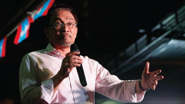 PKR akan melakukan tiga langkah utama untuk menanggapi vonis pengadilan yang dianggap sebuah konspirasi politik untuk menjatuhkan citra Anwar.