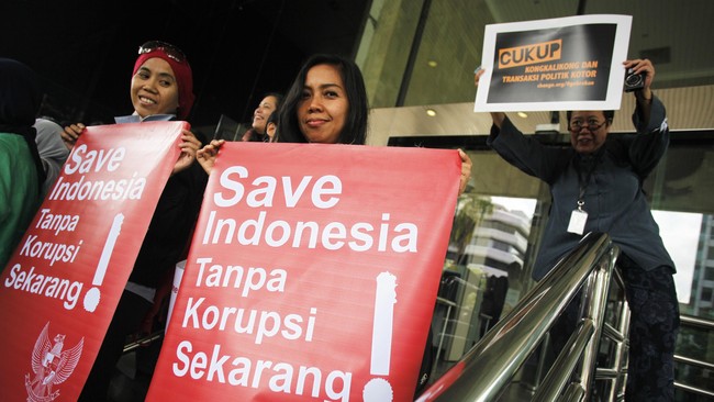 Komitmen sejumlah kepala daerah dalam mendukung pemberantasan korupsi masih diragukan. Banyak yang setengah hati mendukung gerakan antikorupsi.