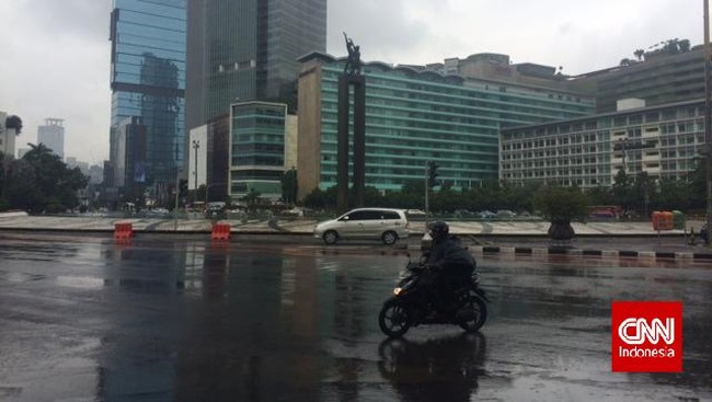 Sebelumnya,Pintu Air Karet sempat berstatus Siaga I saat ketinggian ada di 650 cm. Jika mencapai 700 cm,Tanah Abang, Benhil dan Petamburan dipastikan tenggelam.