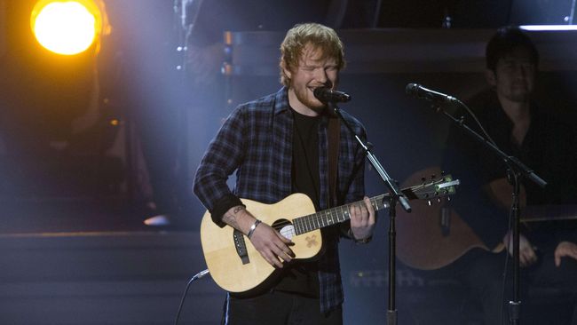 Gendang telinga milik pelantun lagu Thinking Out Loud itu rusak karena kecelakaan yang menimpanya di Spanyol, pada awal tahun ini.
