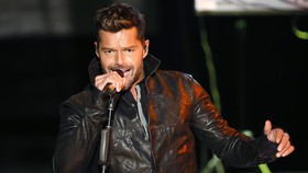 Panggung Ricky Martin Jadi Pusat Sumbangan Gempa Meksiko