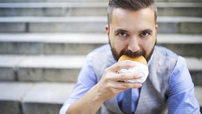 Musik Bisa Buat Anda Keranjingan Junk Food