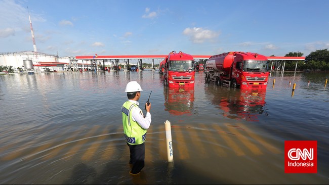 PT Pertamina Patra Niaga akhirnya menyerah dengan aksi mogok ratusan sopir tangki, dengan mengabulkan dua darise jumlah tuntutan yang diminya pegawainya.