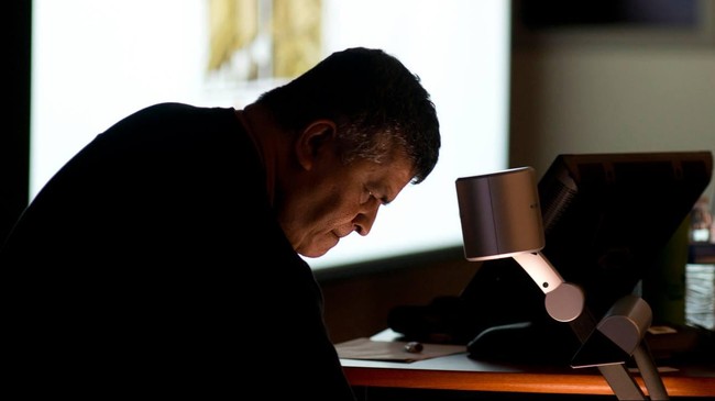 Zulkiflee Anwar Haque alias Zunar menjadi langganan pembredelan dan penangkapan polisi karena kartunnya yang menyinggung kepemimpinan di Malaysia.