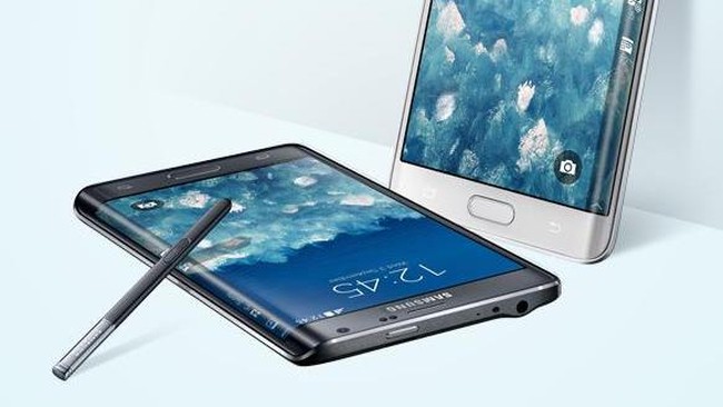 Setelah diperkenalkan di Berlin akhir 2014 lalu, Samsung akhirnya siap memasarkan ponsel layar lengkung mereka di Indonesia.