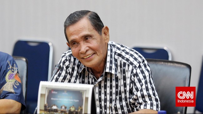 Meski namanya tercantum dalam daftar yang tersebar di kalangan wartawan, namun Tumpak menampik dirinya terlibat dalam penyeleksi calon pimpinan KPK.