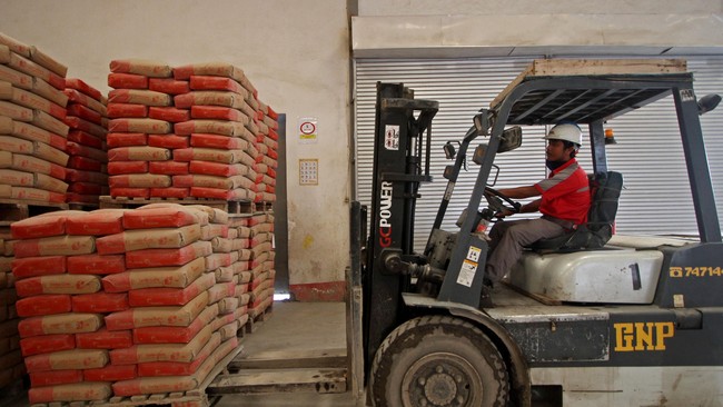Asosiasi Industri Semen Indonesia (ASI) mencatat 56 persen industri semen nasional dikuasai oleh investor asing, sedangkan 44 persen sisanya dipegang oleh BUMN.