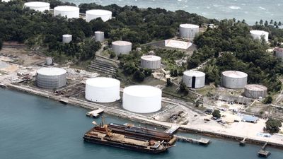 Harga Minyak Jatuh 5 Persen ke US$98 Usai Trump Mau Damai dengan Iran