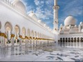 Keindahan Masjid Berlapis Permata di Abu Dhabi