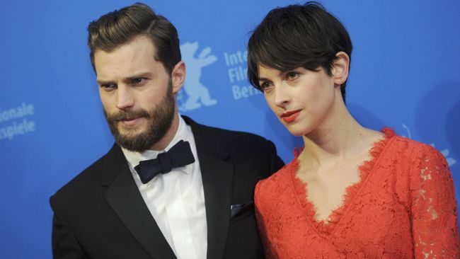 Tak ada lagi tatapan mata menghanyutkan Jamie Dornan seperti di film Fifty Shades of Grey. Berganti dengan ekspresi dingin dan keji demi peran terbaru.