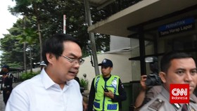 Usai Diperiksa KPK, Petinggi Pertamina Kabur Naik Kopaja