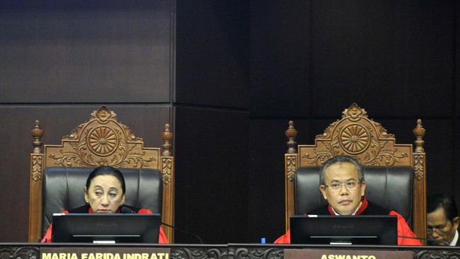 Presiden Joko Widodo telah membentuk Panitia Seleksi hakim Mahkamah Konstitusi untuk mencari pengganti hakim Maria Farida yang masa jabatannya akan berakhir.