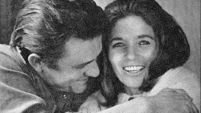 Johnny Cash yang dikenal lewat kata-kata dan nyanyian yang menyentuh, boleh saja sudah tiada. Tapi pemikirannya abadi dalam kata-kata yang kini akan dibukukan.