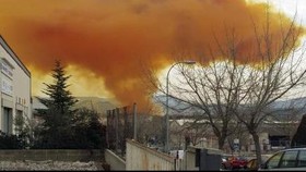 Awan Oranye Beracun Menyebar di Kota Sekitar Barcelona