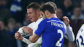 Ditanya 'Tandukan' Ivanovic, Mourinho Bungkam