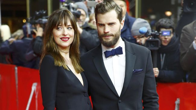 Buku berjudul Grey akan dirilis 18 Juni mendatang. Pada tanggal yang sama, kebetulan Christian Grey sendiri tengah berulang tahun.