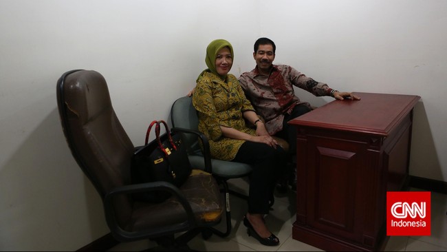 Gubernur Sumatera Utara Gatot Pudjo Nugroho dan sang istri menambah panjang rentetan kasus korupsi yang dilakukan kompak oleh suami-istri.