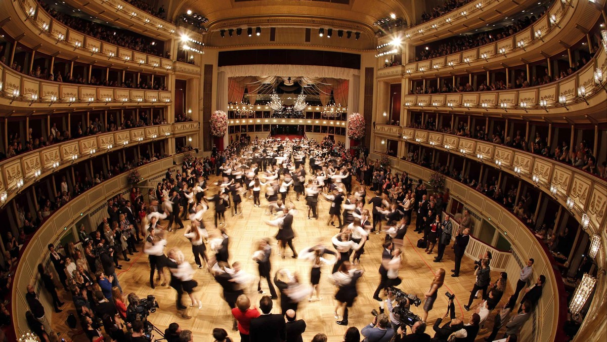 Balet dan Orkestra di Vienna Opera Ball