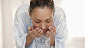 Bahaya Scrub Wajah yang Meracuni Lautan